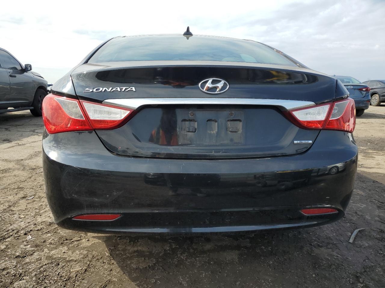 2012 Hyundai Sonata - Image 6
