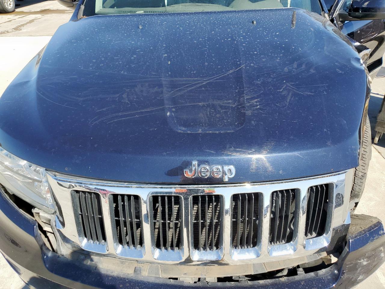 2011 Jeep Grand Cherokee - Image 12