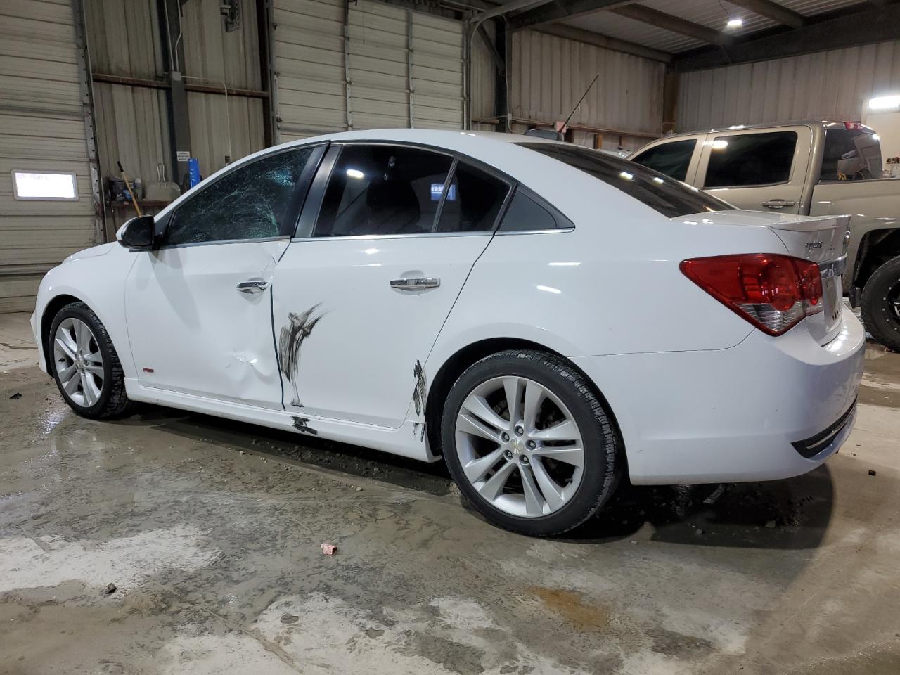 2015 Chevrolet Cruze - Image 2