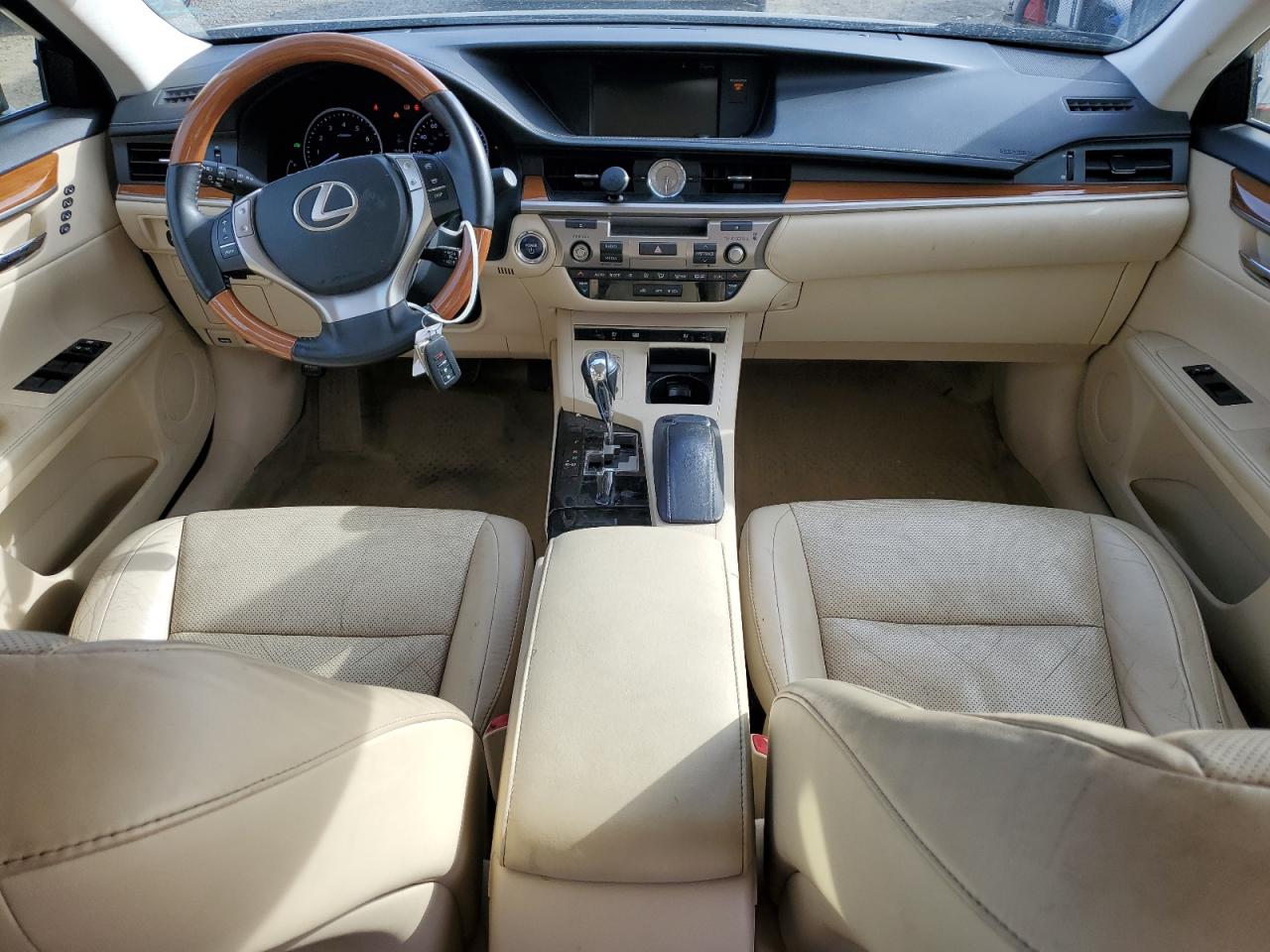 2015 Lexus ES - Image 8