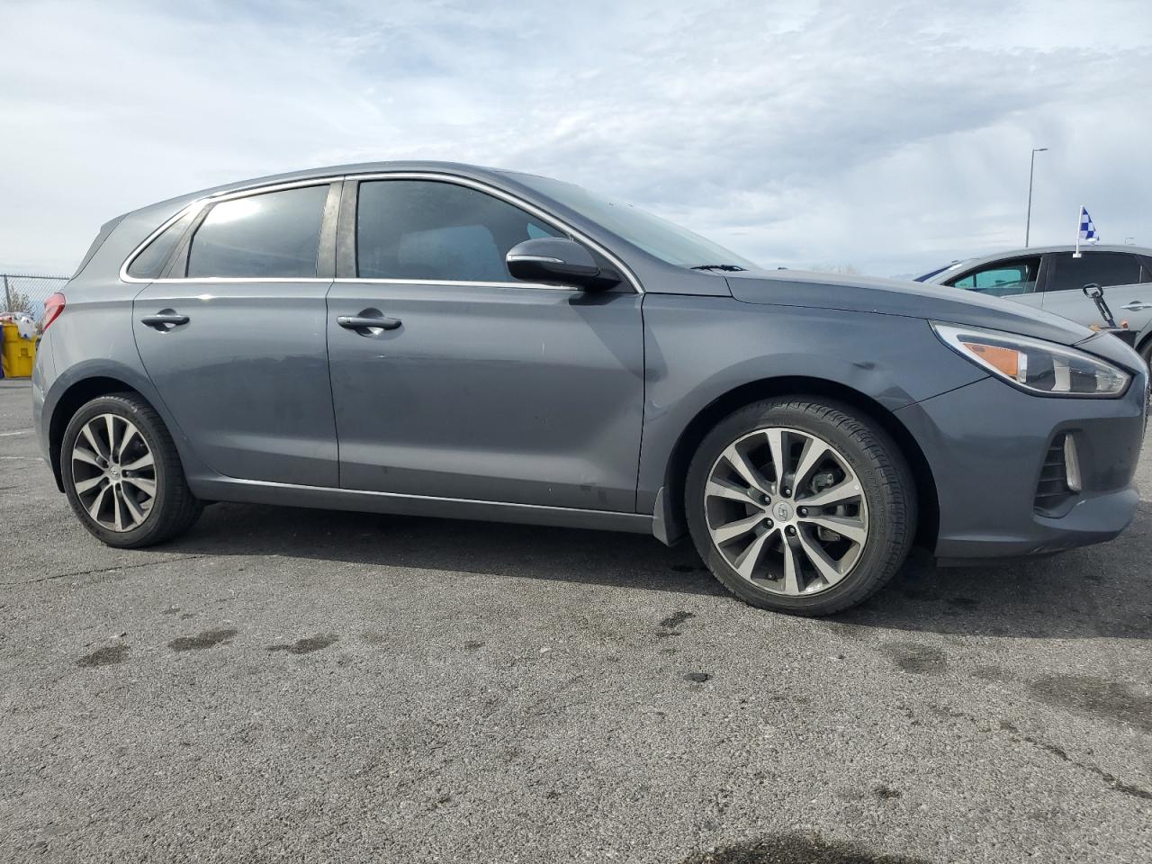 2018 Hyundai Elantra - Image 4