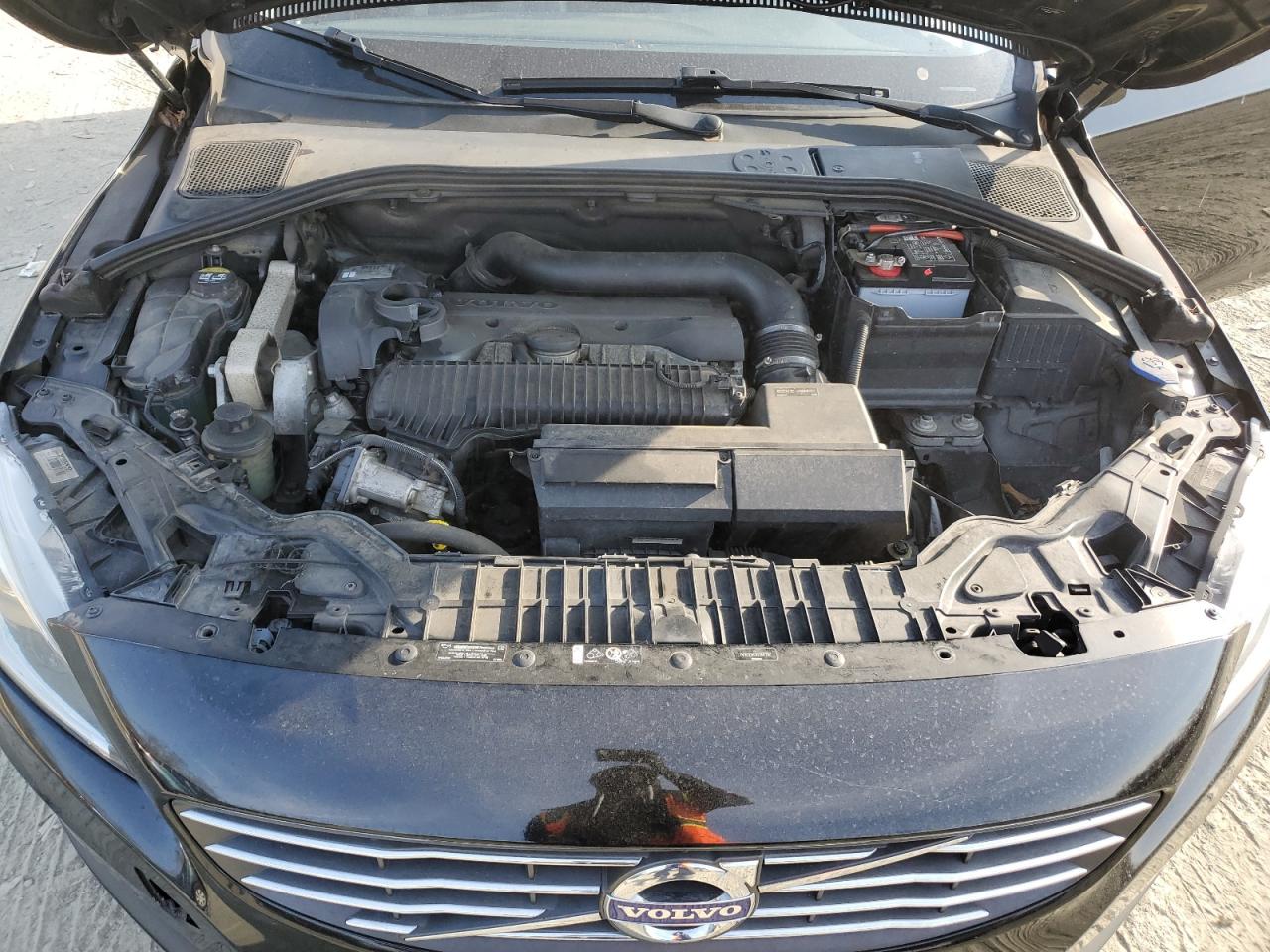 2016 Volvo V60 - Image 11