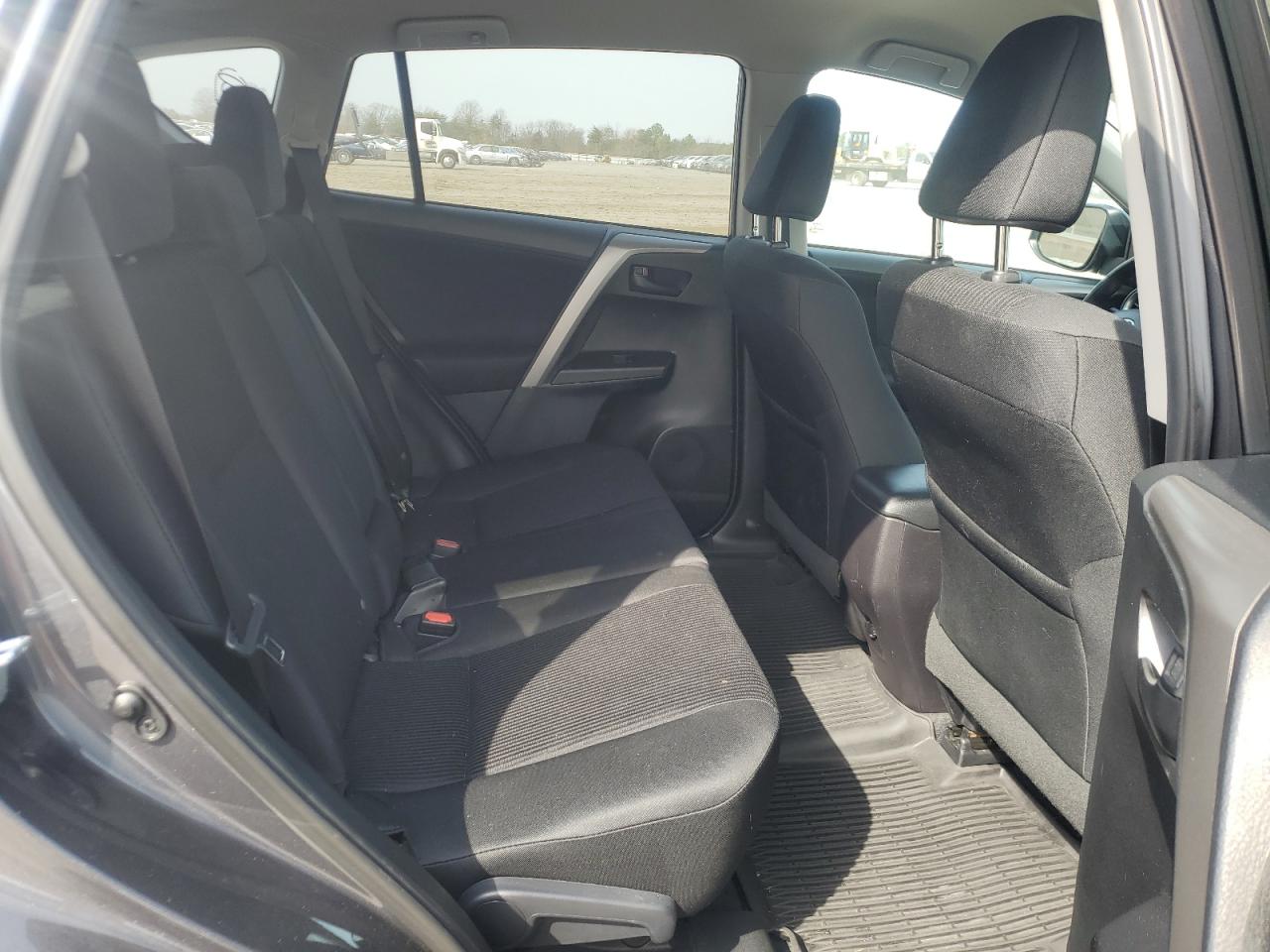 2017 Toyota RAV 4 - Image 11