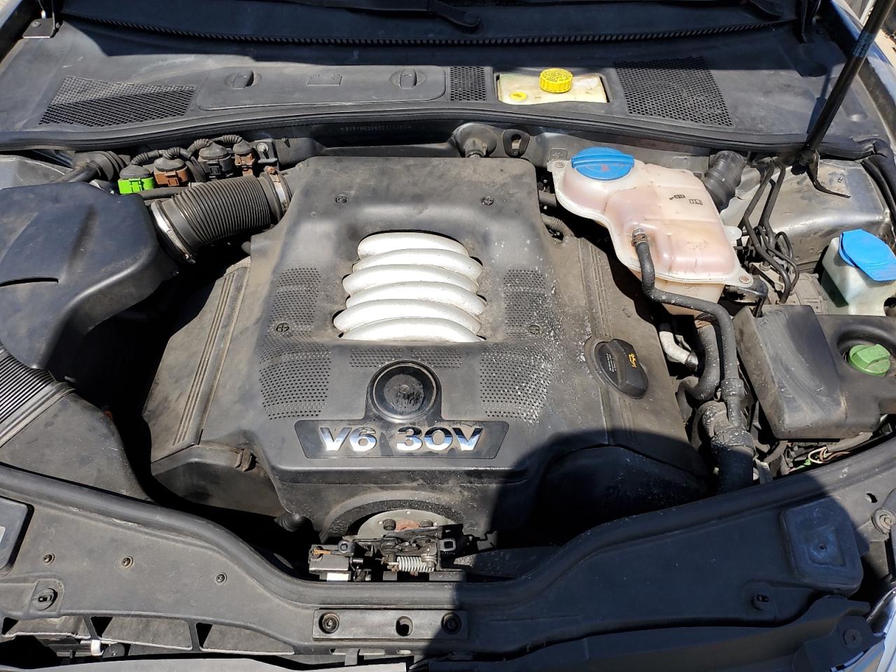 2003 Volkswagen Passat Glx 4Motion VIN: WVWYH63B83E174093 Lot: 50155945