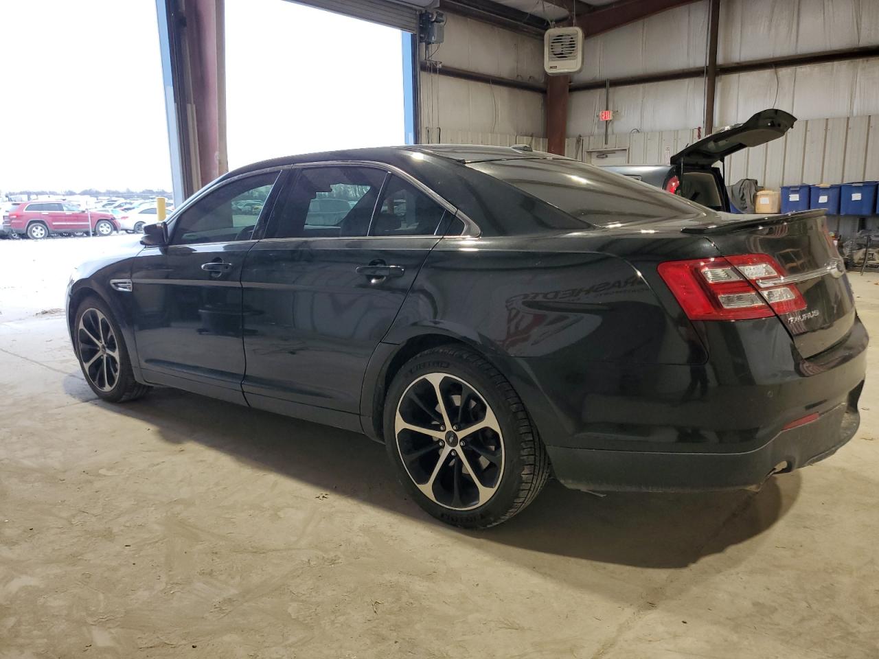 2014 Ford Taurus - Image 2
