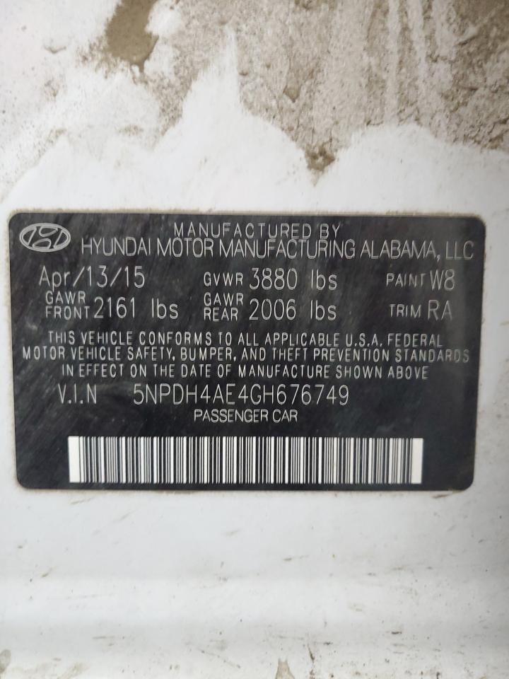 2016 Hyundai Elantra - Image 14