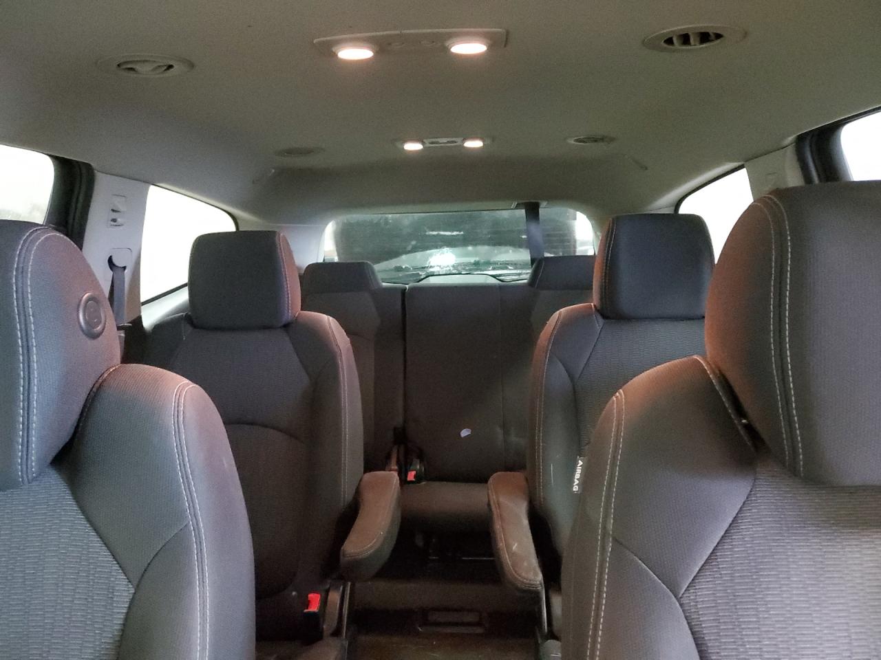 2017 Chevrolet Traverse - Image 10