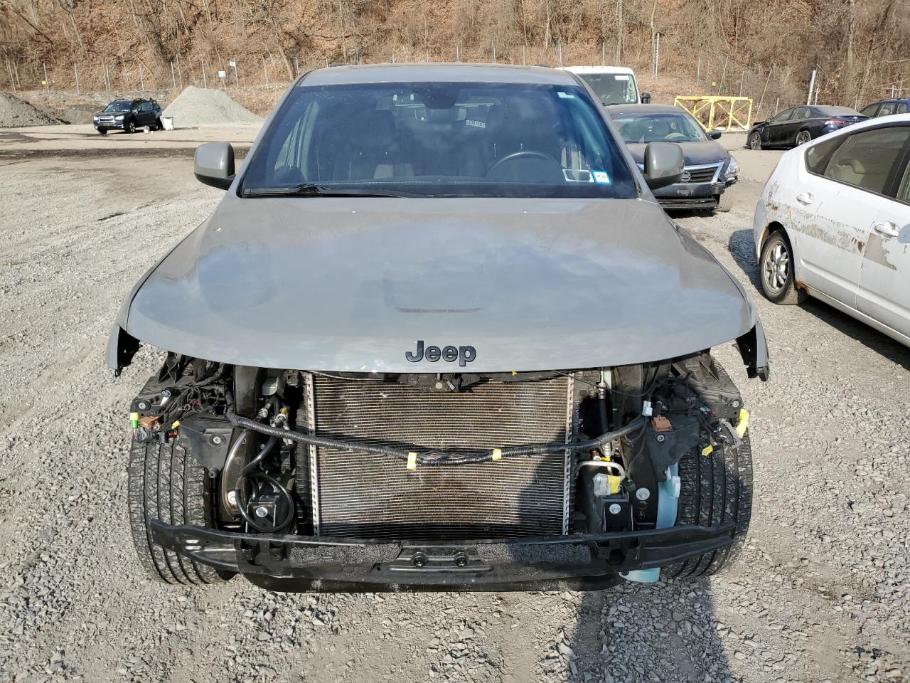 2020 Jeep Grand Cherokee - Image 5
