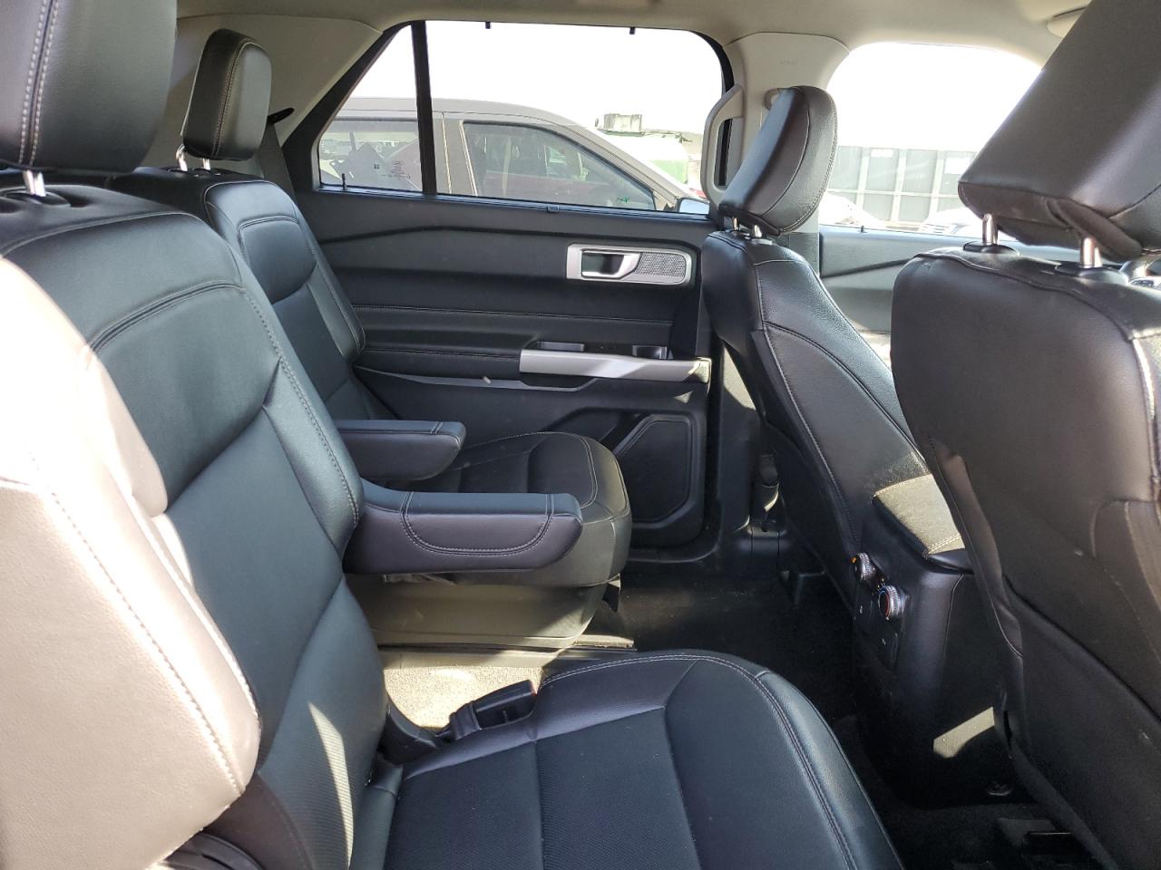 2023 Ford Explorer - Image 11