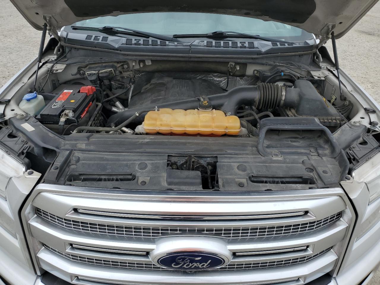 2015 Ford F-150 - Image 11