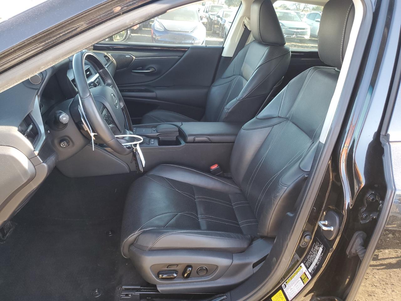 2021 Lexus ES - Image 7