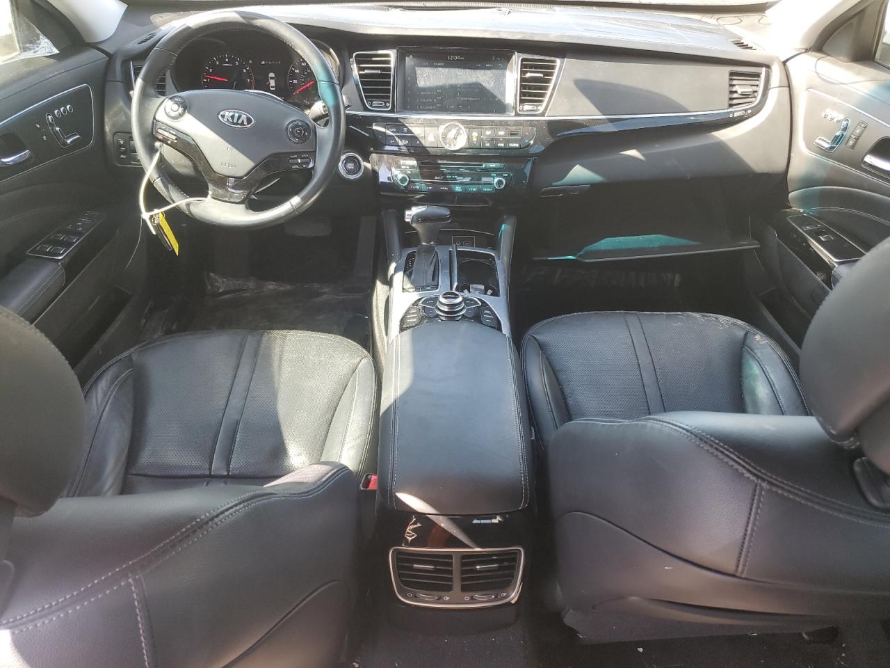 2016 Kia K900 - Image 8