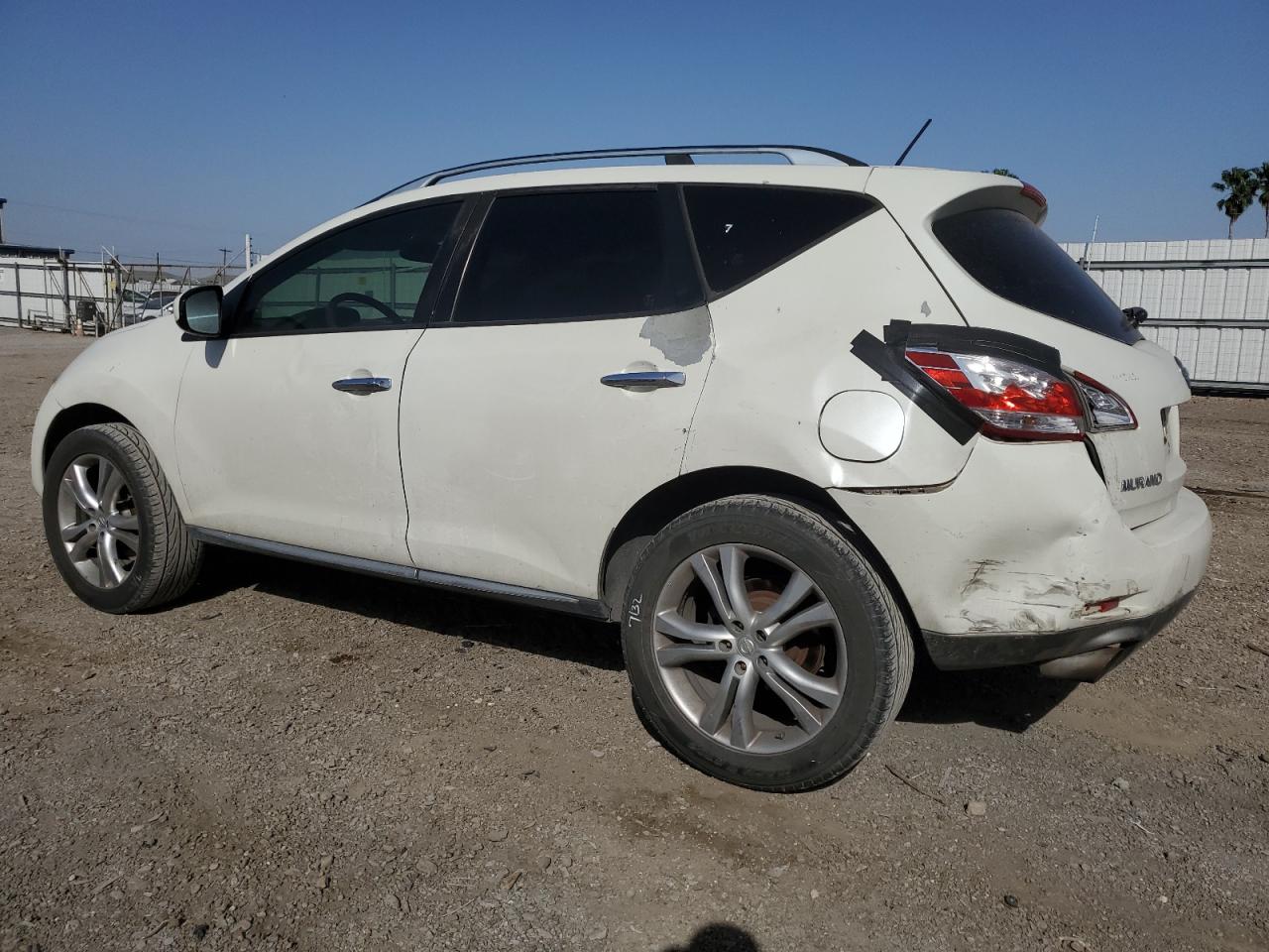 2011 Nissan Murano - Image 2