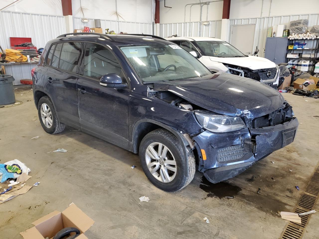 2016 Volkswagen Tiguan - Image 4