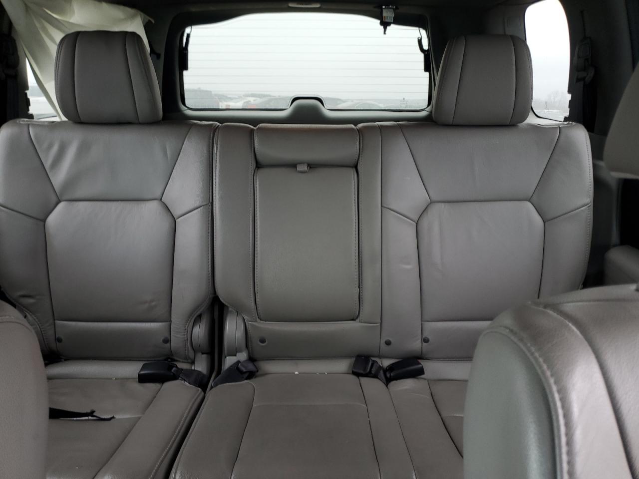 2015 Honda Pilot - Image 10