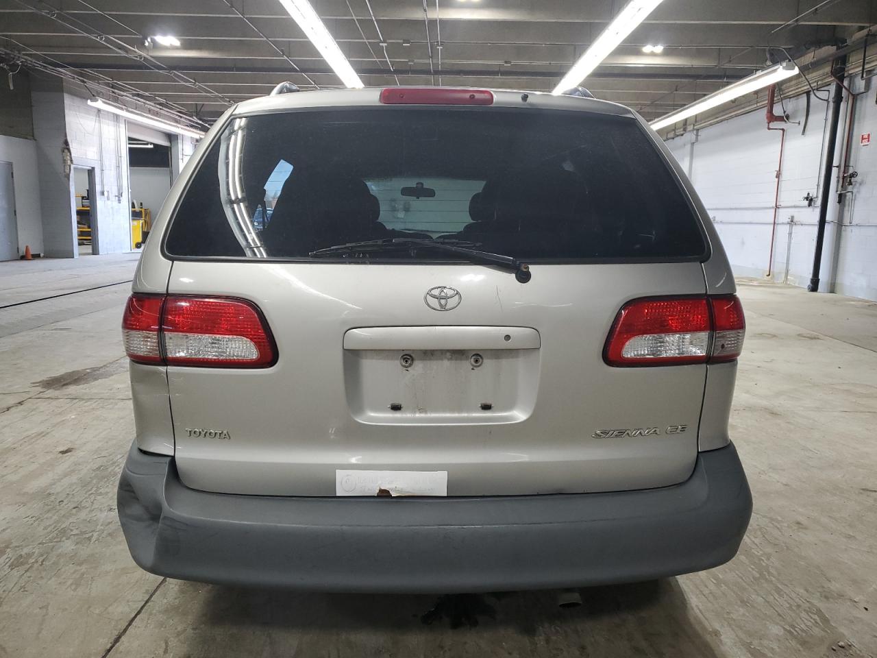 2003 Toyota Sienna - Image 6