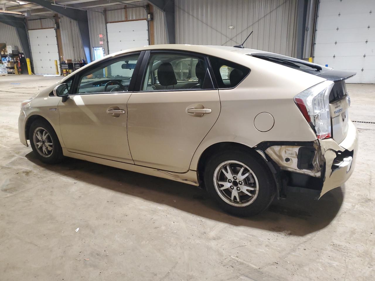 2010 Toyota Prius - Image 2