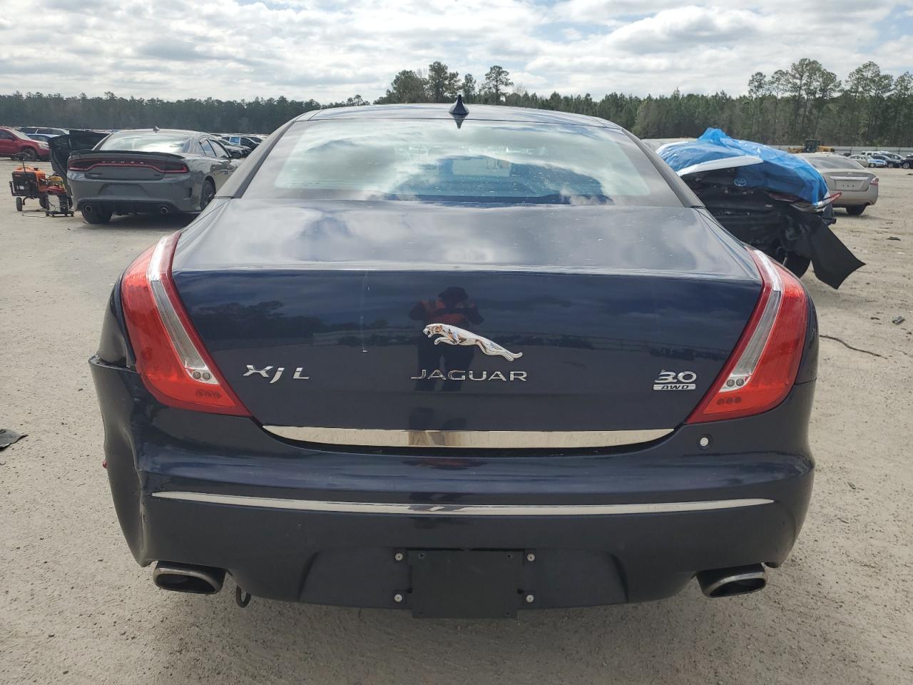 2015 Jaguar XJ - Image 6