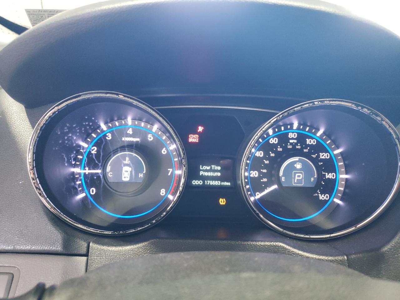 2014 Hyundai Sonata - Image 9