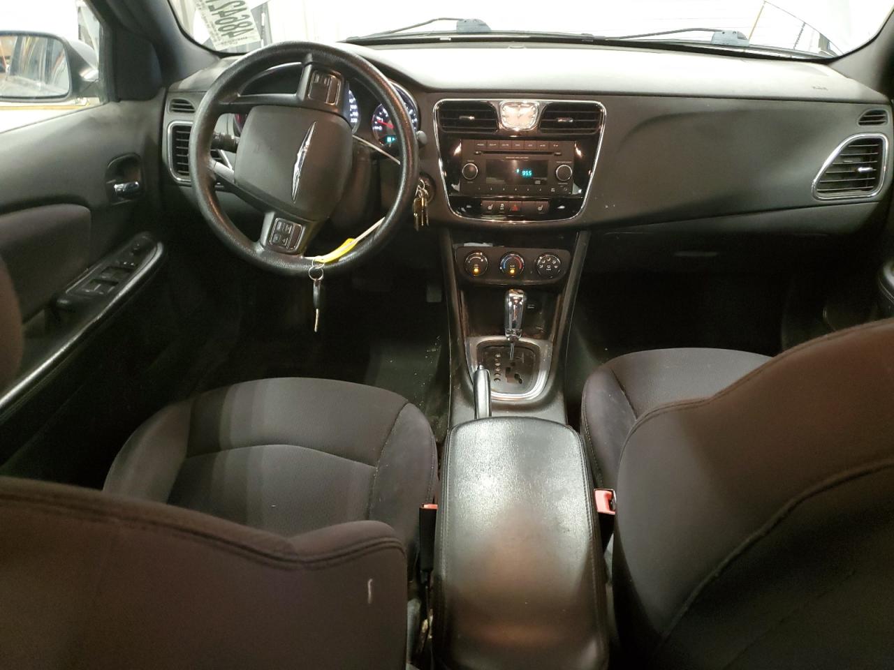2013 Chrysler 200 - Image 8