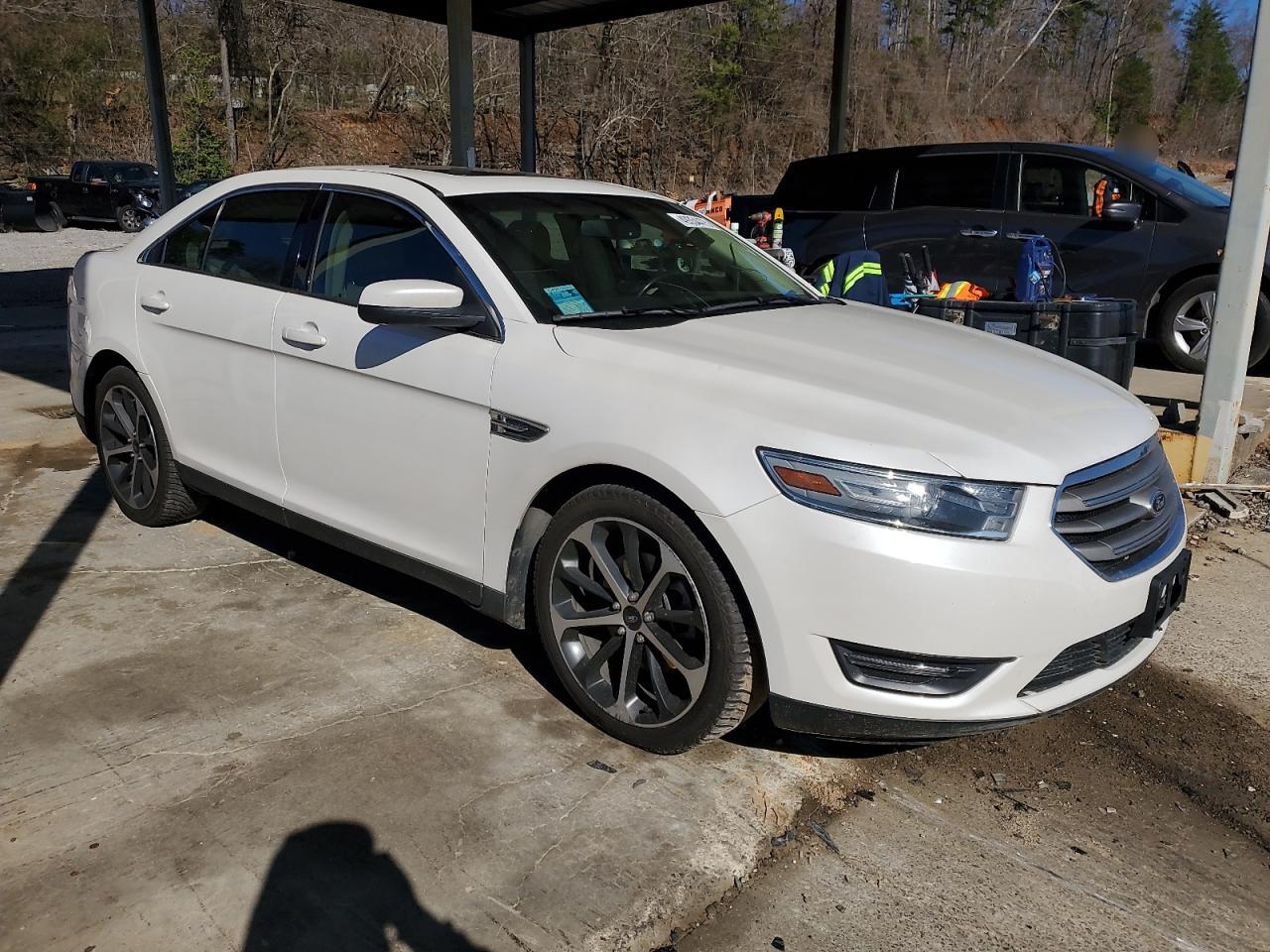 2014 Ford Taurus - Image 4