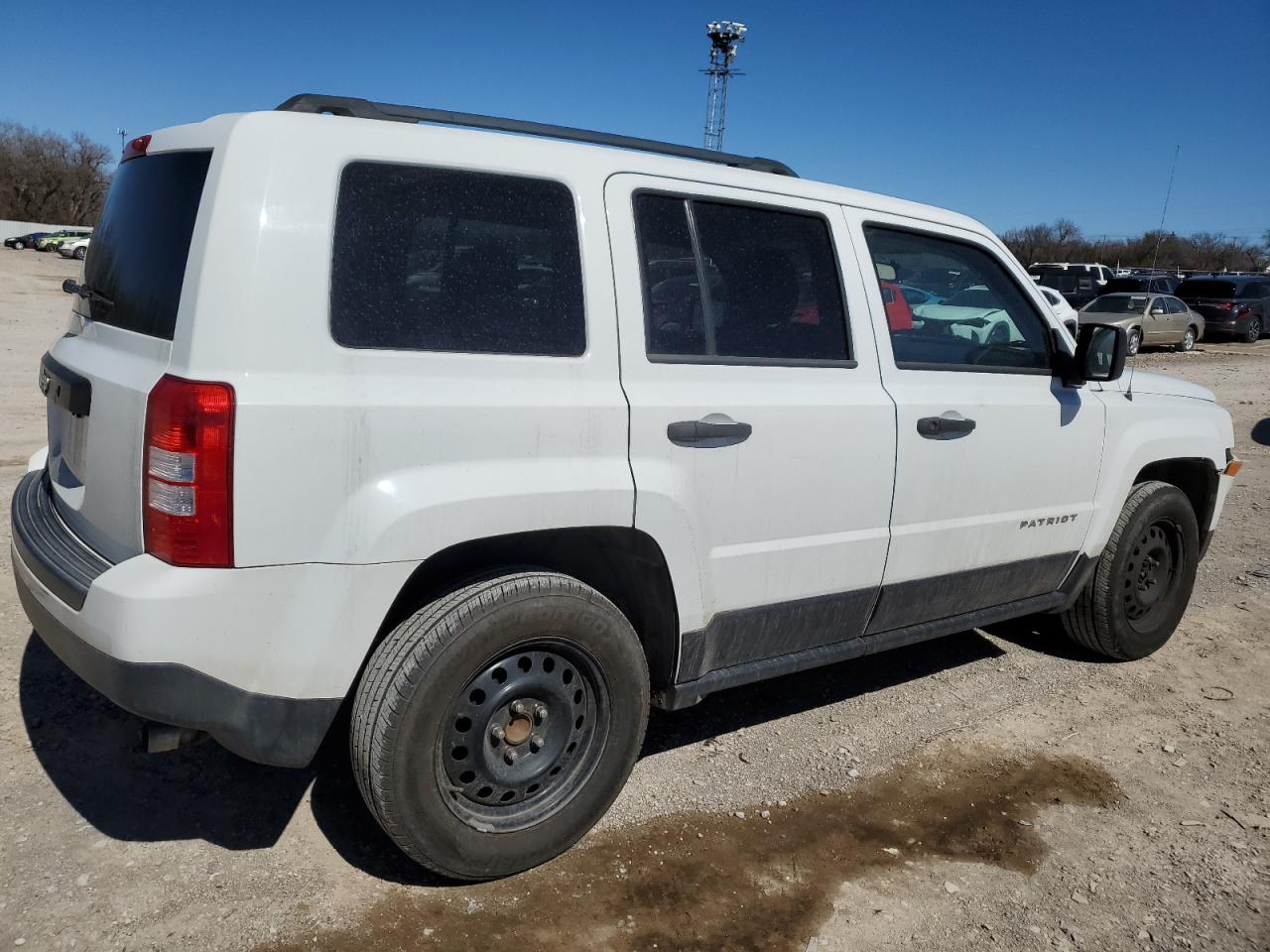 2014 Jeep Liberty (Patriot) - Image 3
