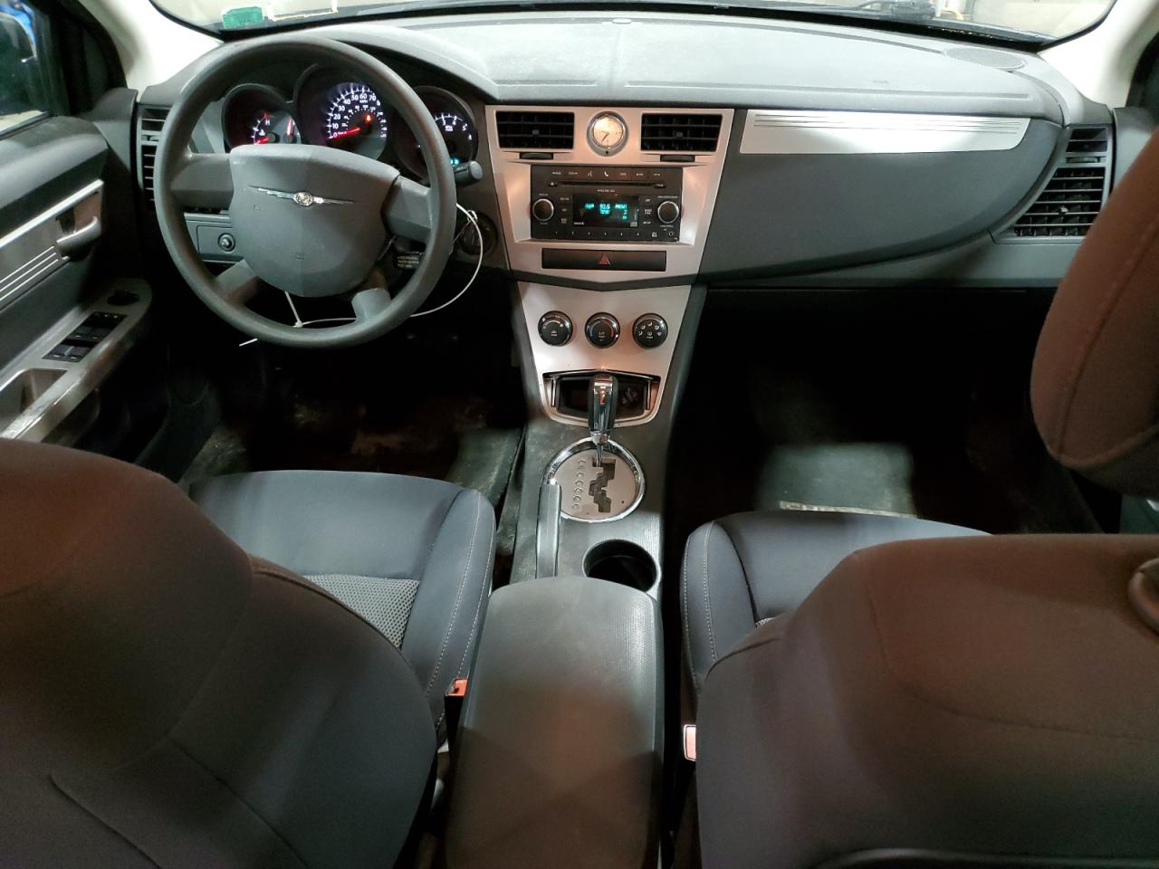 2010 Chrysler Sebring - Image 8