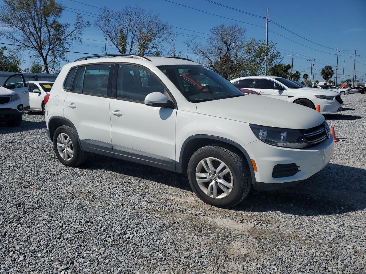 2015 Volkswagen Tiguan - Image 4