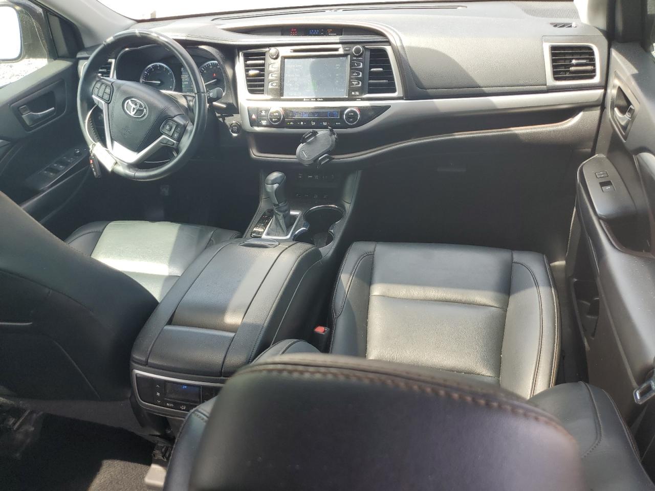 2019 Toyota Highlander - Image 8