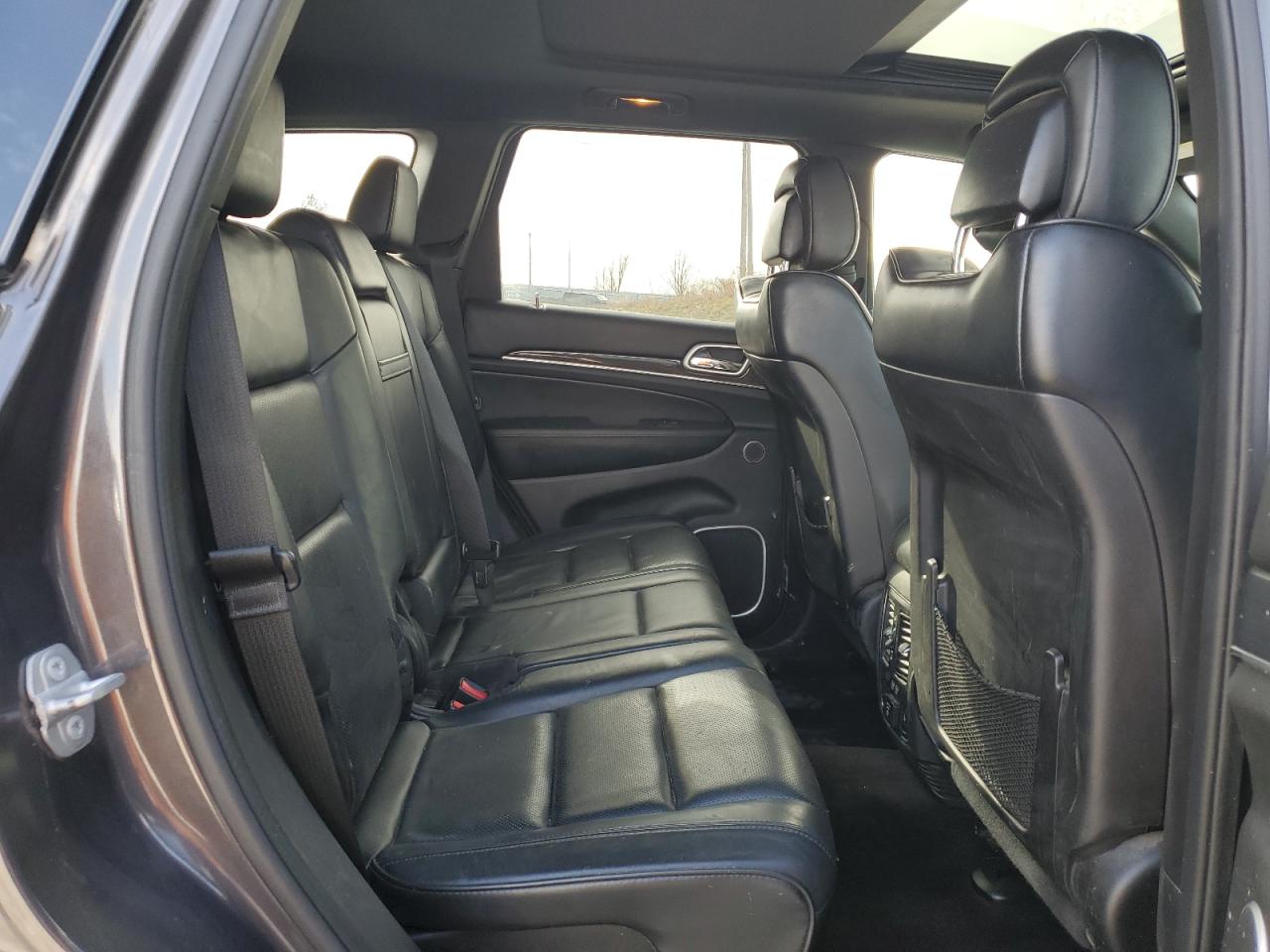 2015 Jeep Grand Cherokee - Image 11