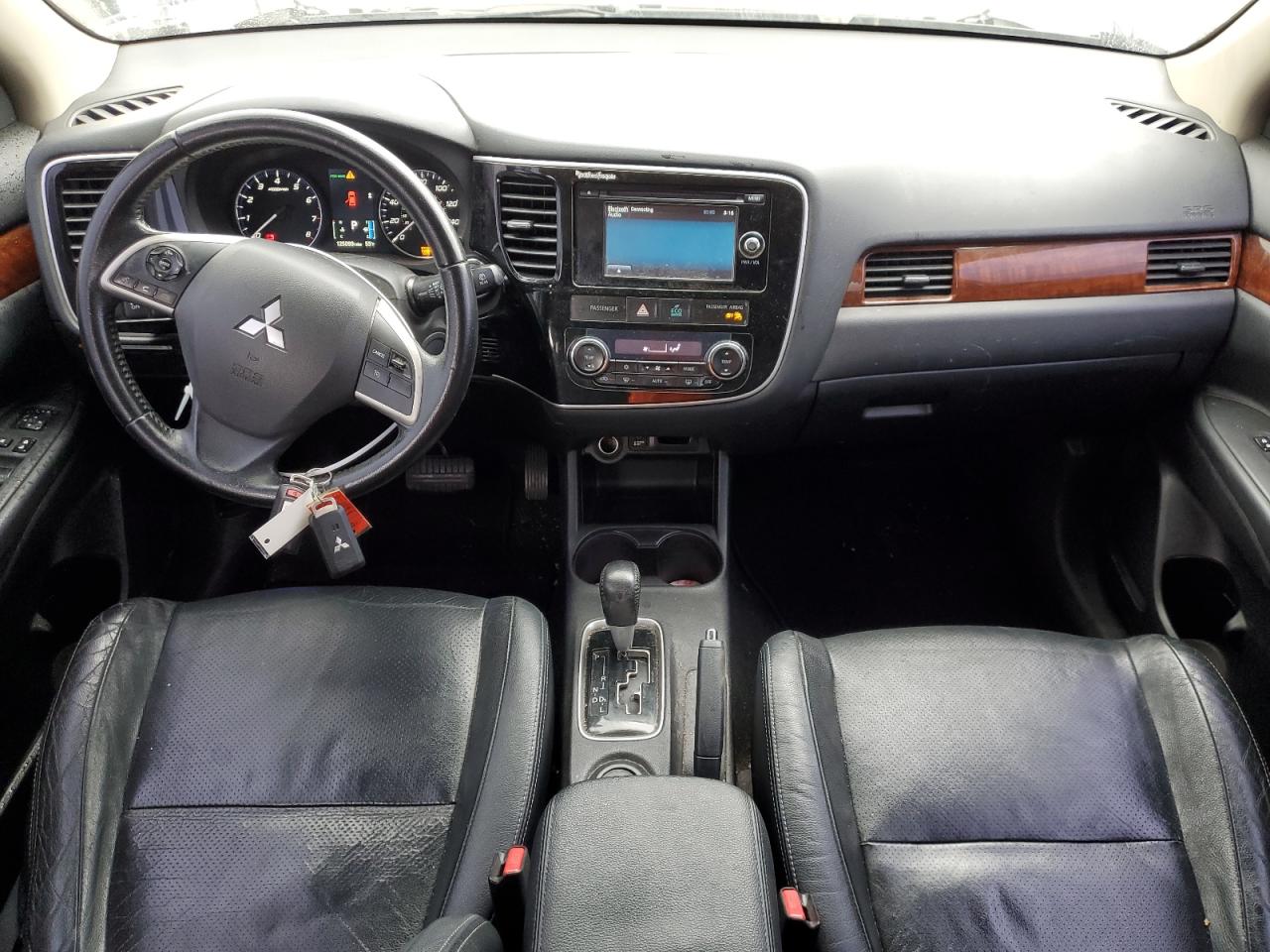 2014 Mitsubishi Outlander - Image 8