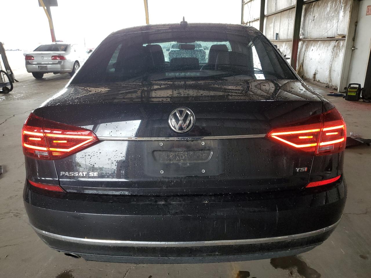 2018 Volkswagen Passat - Image 6