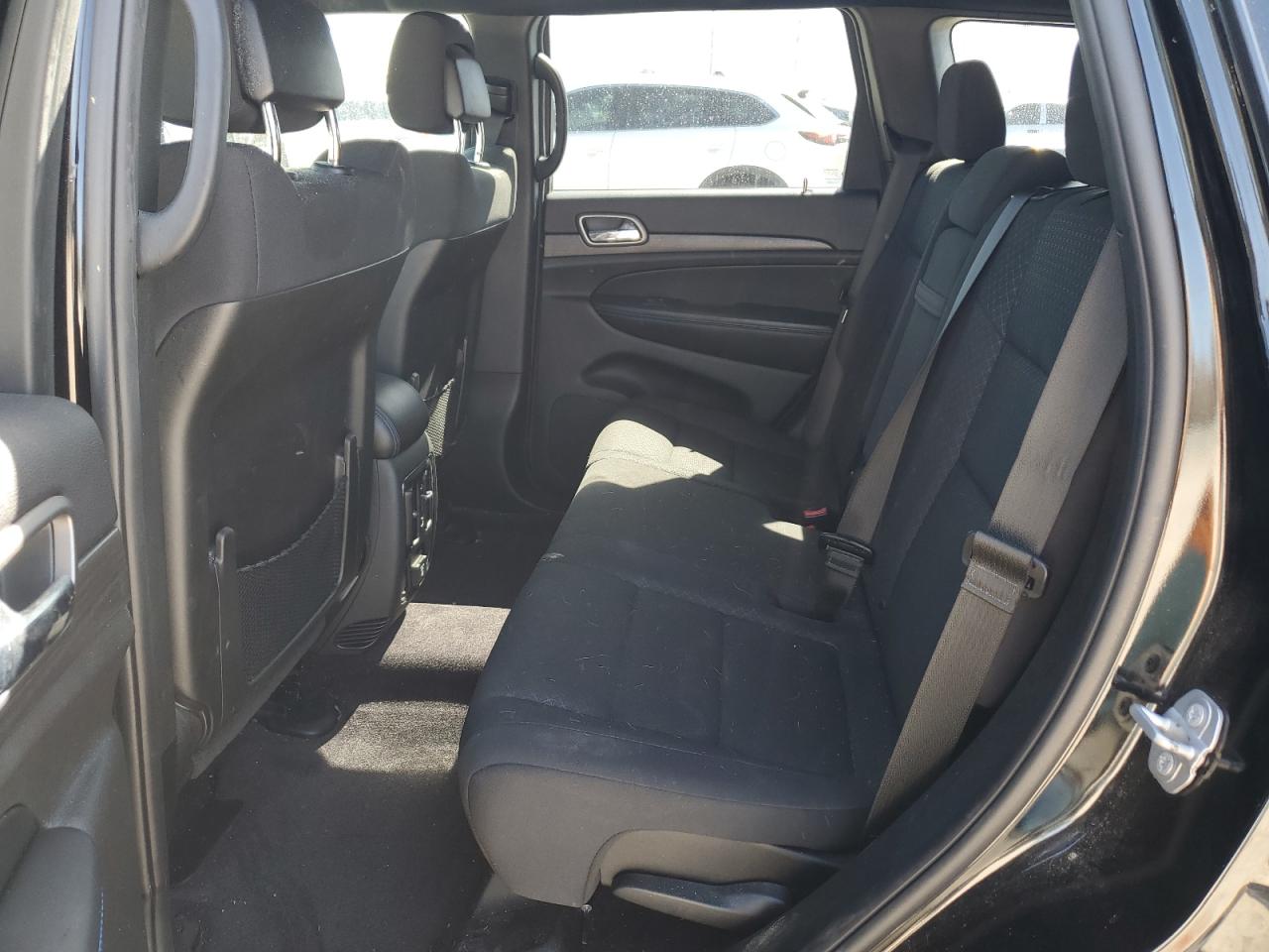 2018 Jeep Grand Cherokee - Image 11