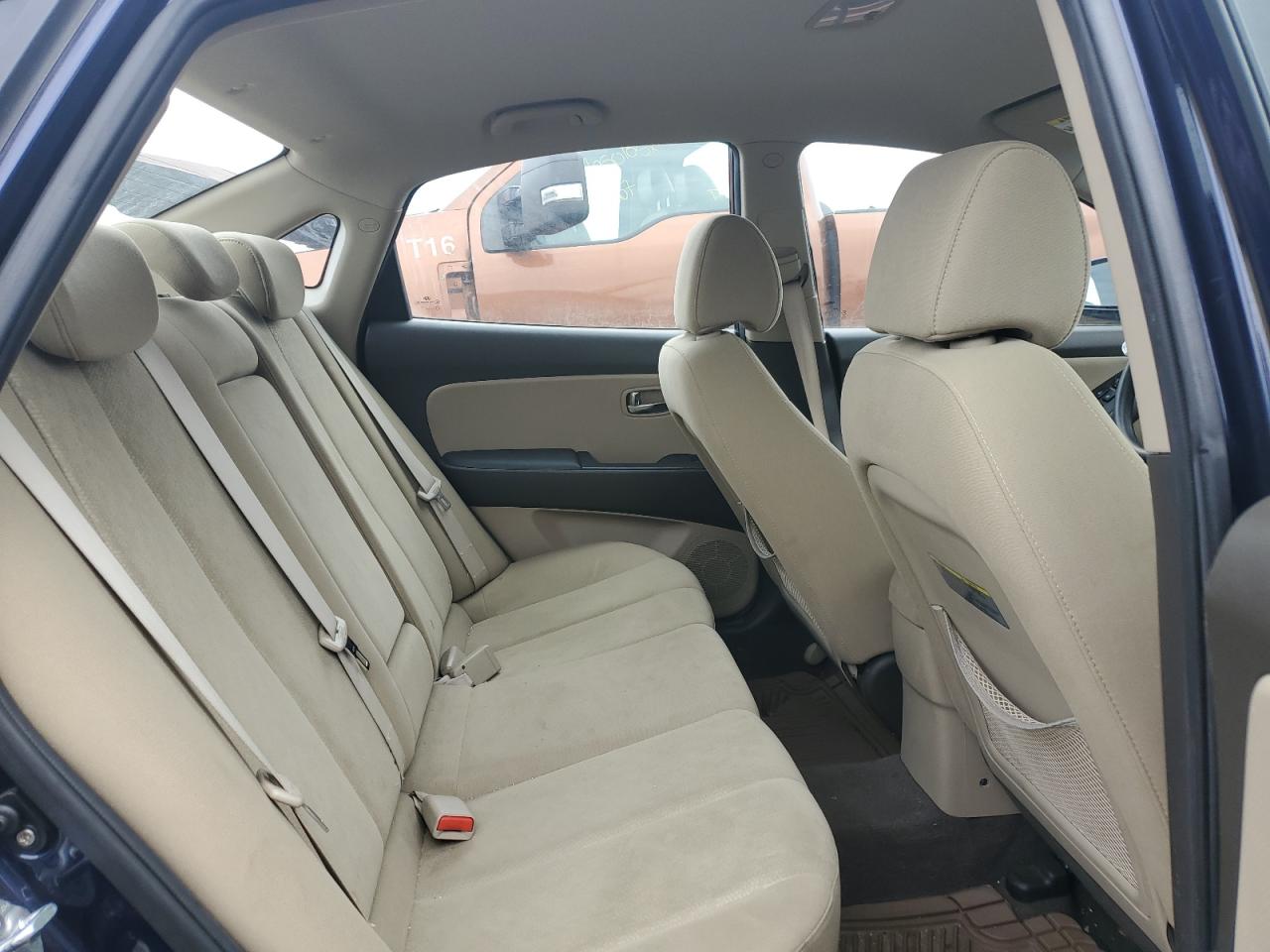 2010 Hyundai Elantra - Image 10