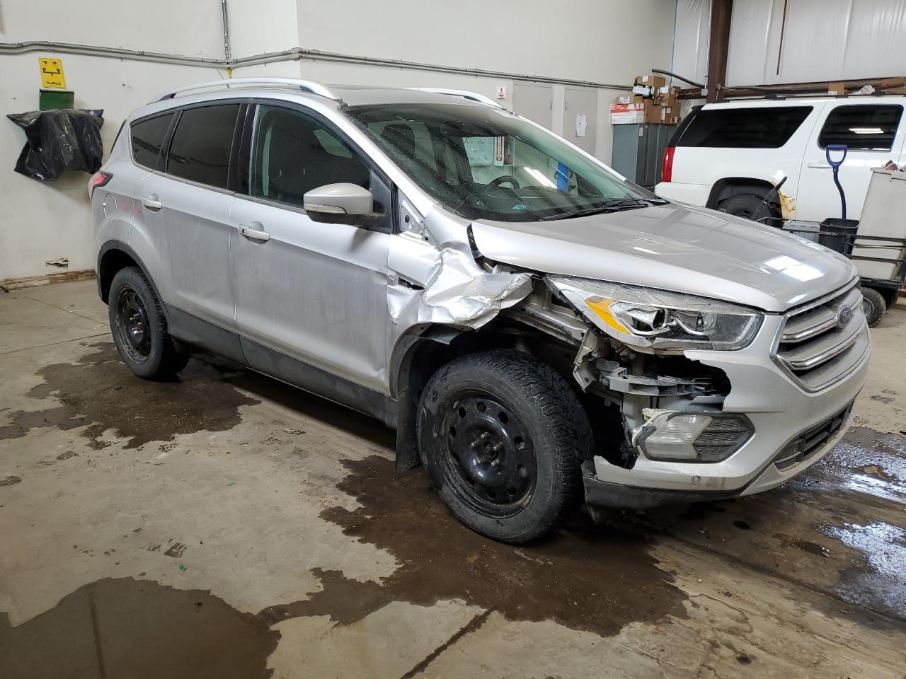1FMCU9J92HUA17269 FORD ESCAPE 2017