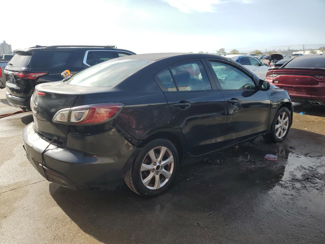 2011 Mazda 3 - Image 3