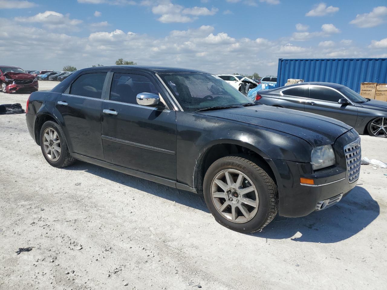 2010 Chrysler 300 - Image 4