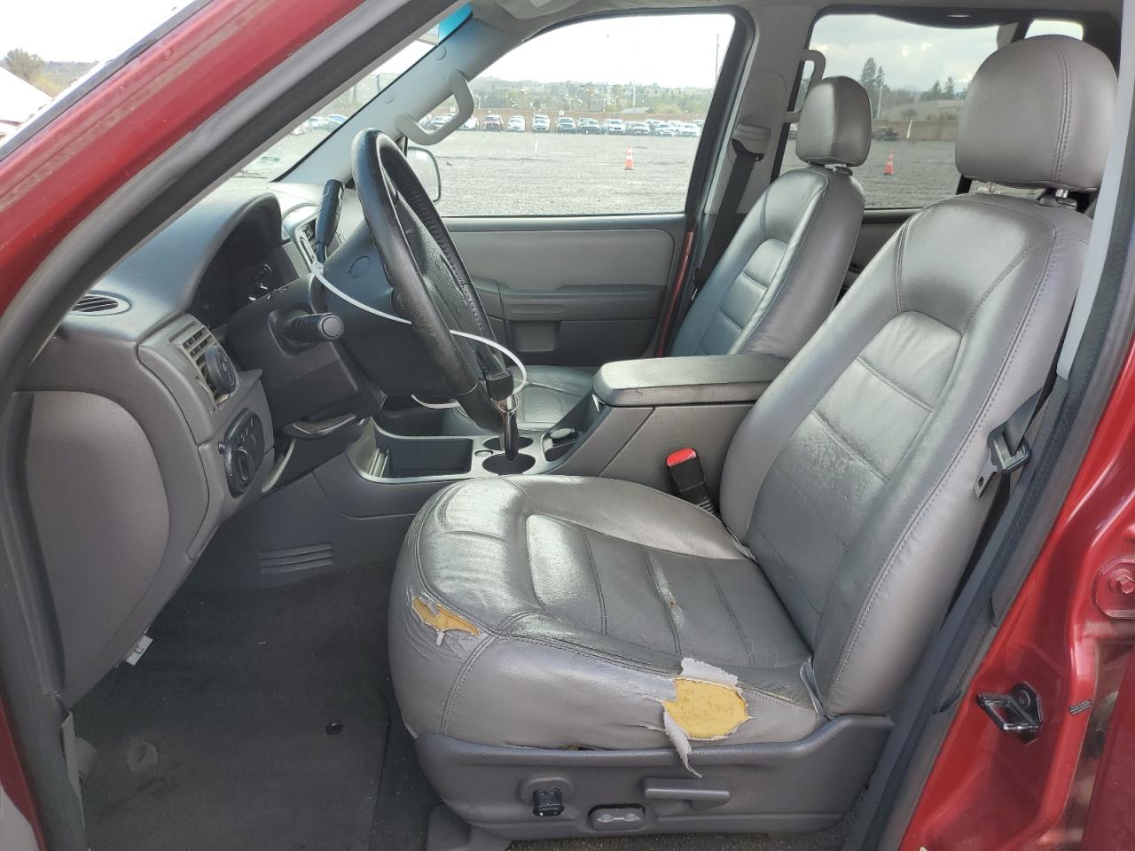 2005 Ford Explorer - Image 7
