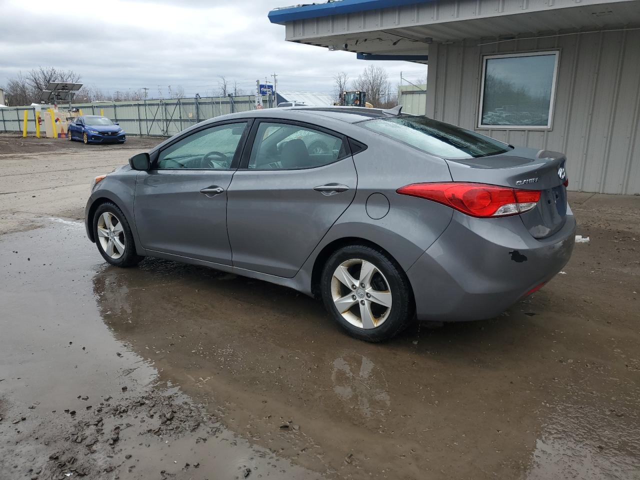 2013 Hyundai Elantra - Image 2