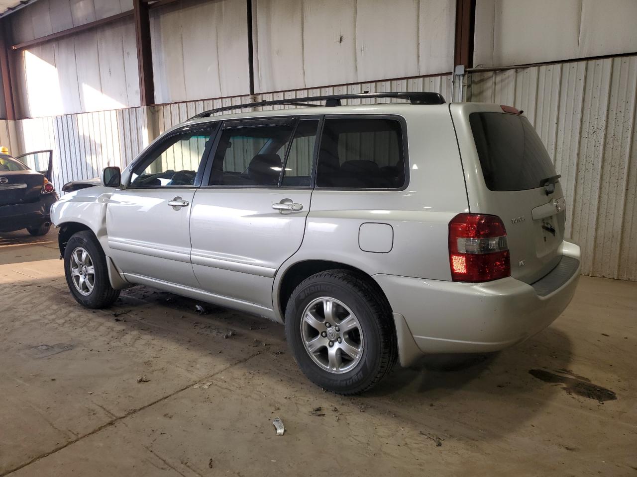2005 Toyota Highlander - Image 2