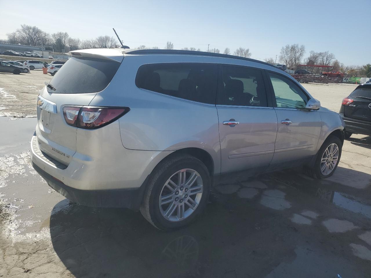 2015 Chevrolet Traverse - Image 3