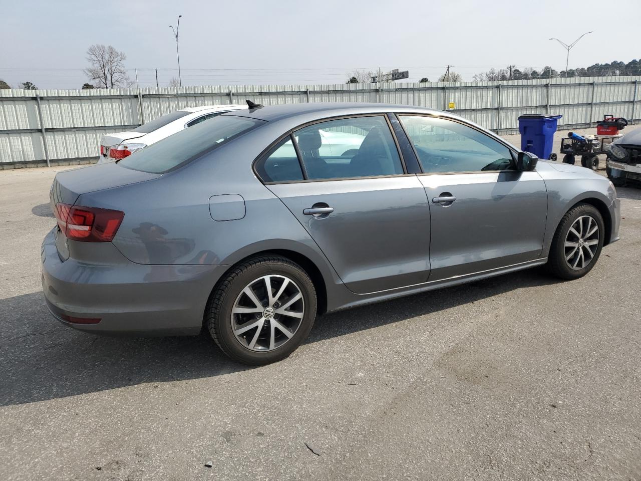 2016 Volkswagen Jetta - Image 3