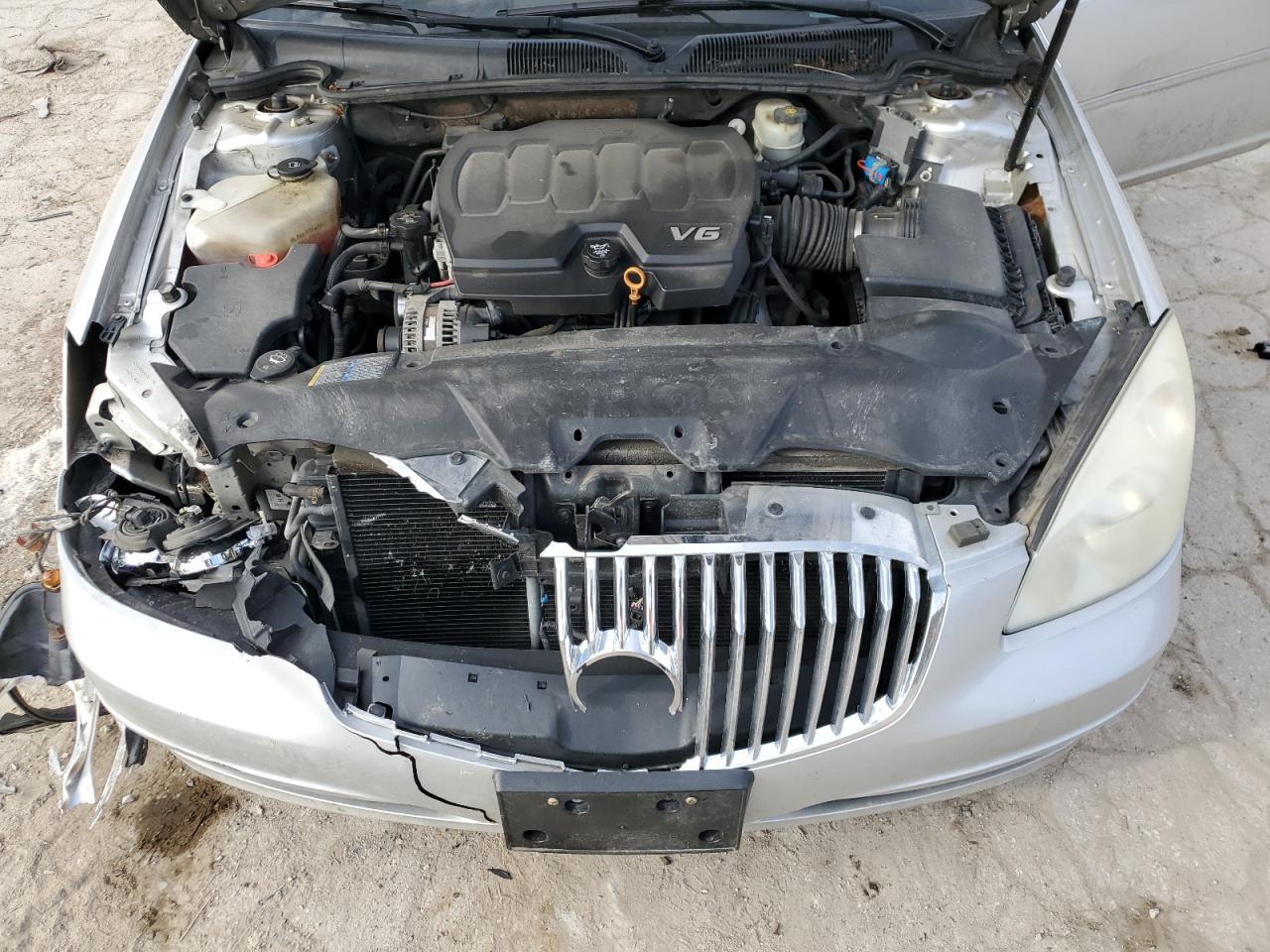 2011 Buick Lucerne - Image 13