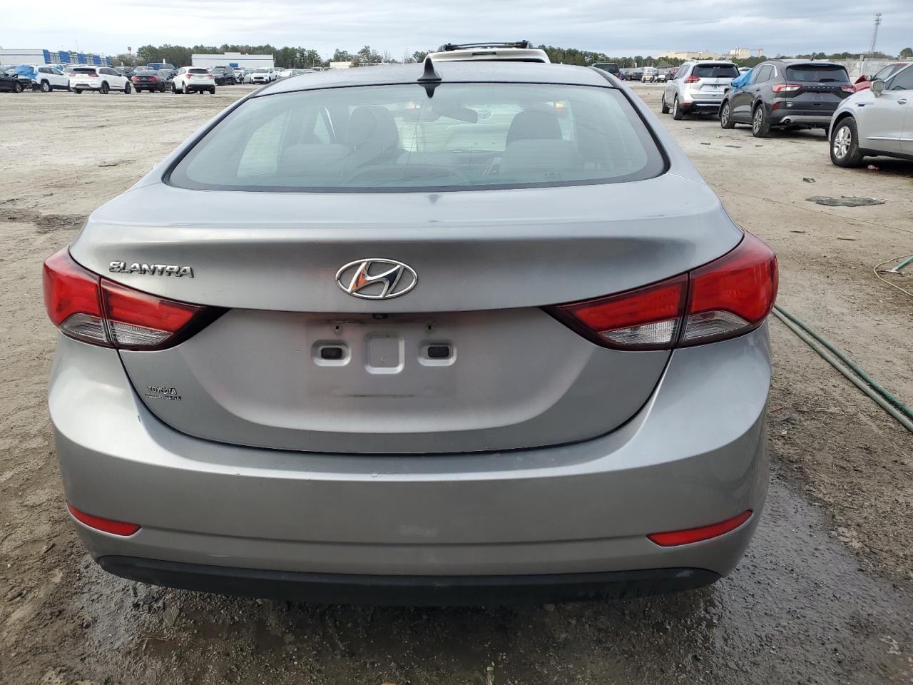 2014 Hyundai Elantra - Image 6