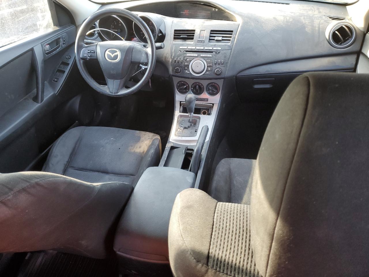 2011 Mazda 3 - Image 8