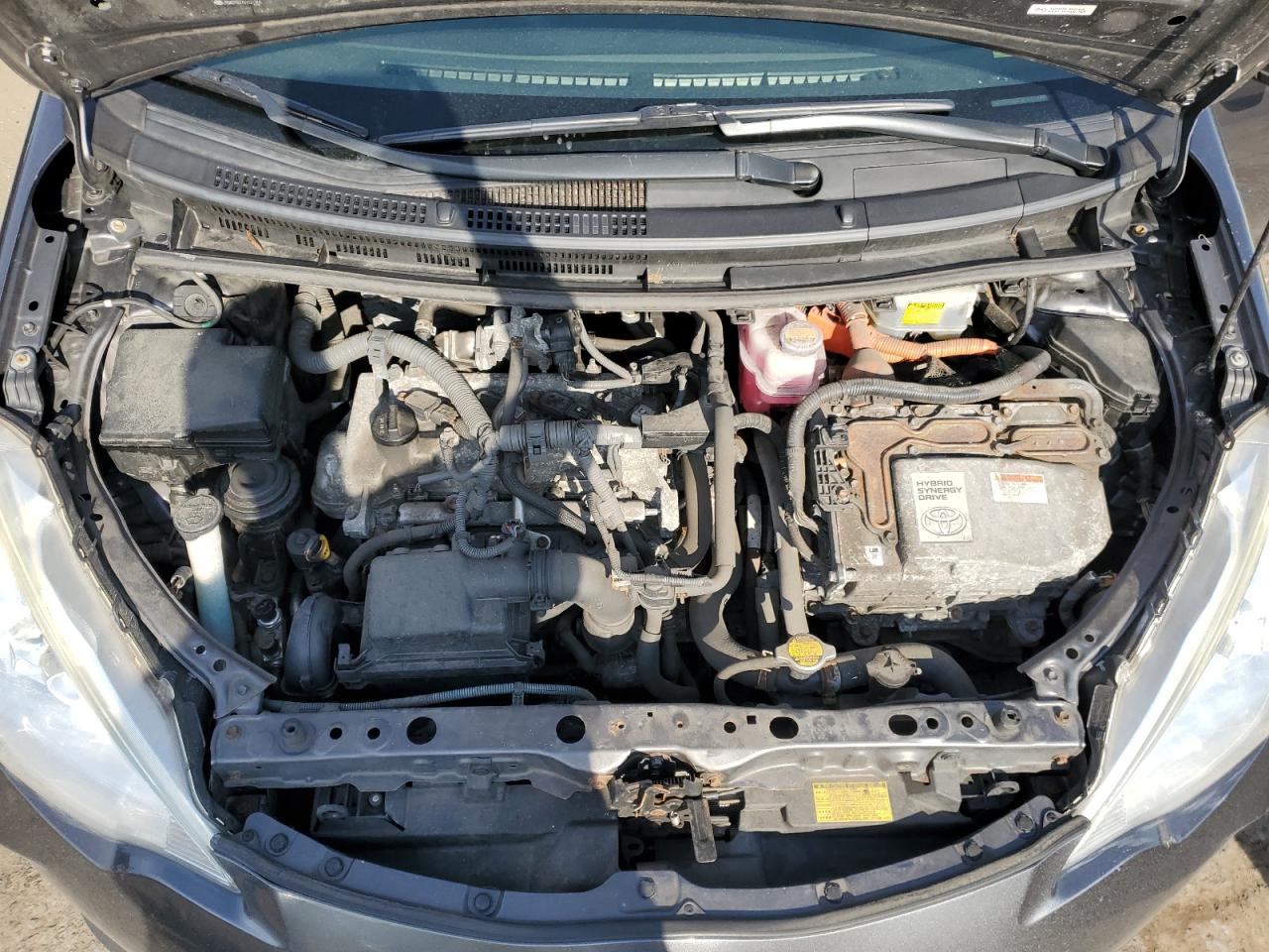 2012 Toyota Prius - Image 13