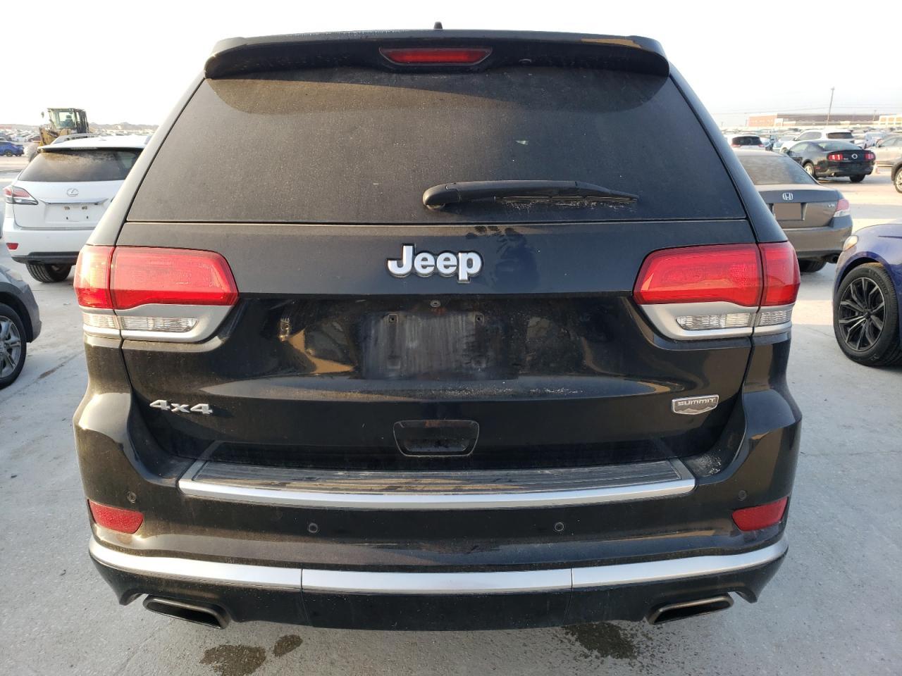 2018 Jeep Grand Cherokee - Image 6