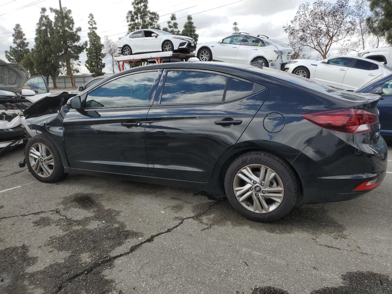 2020 Hyundai Elantra - Image 2