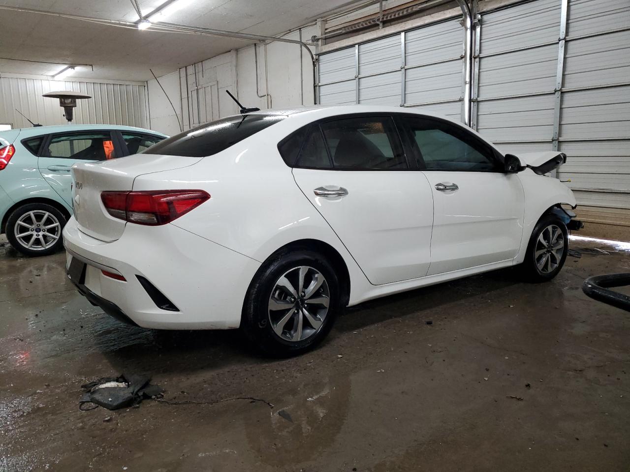 2023 Kia Rio - Image 3