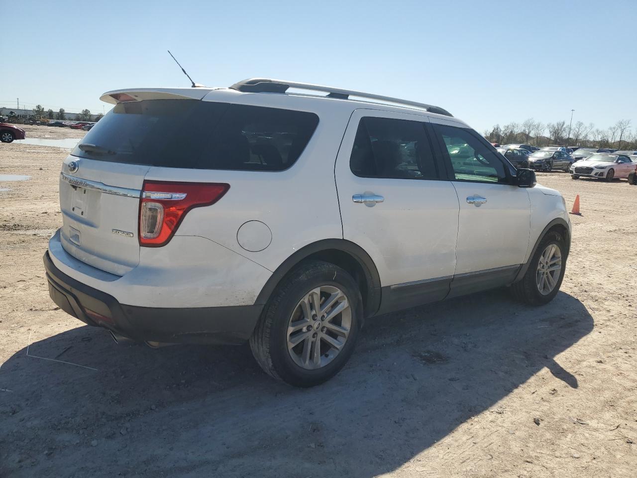 2015 Ford Explorer - Image 3